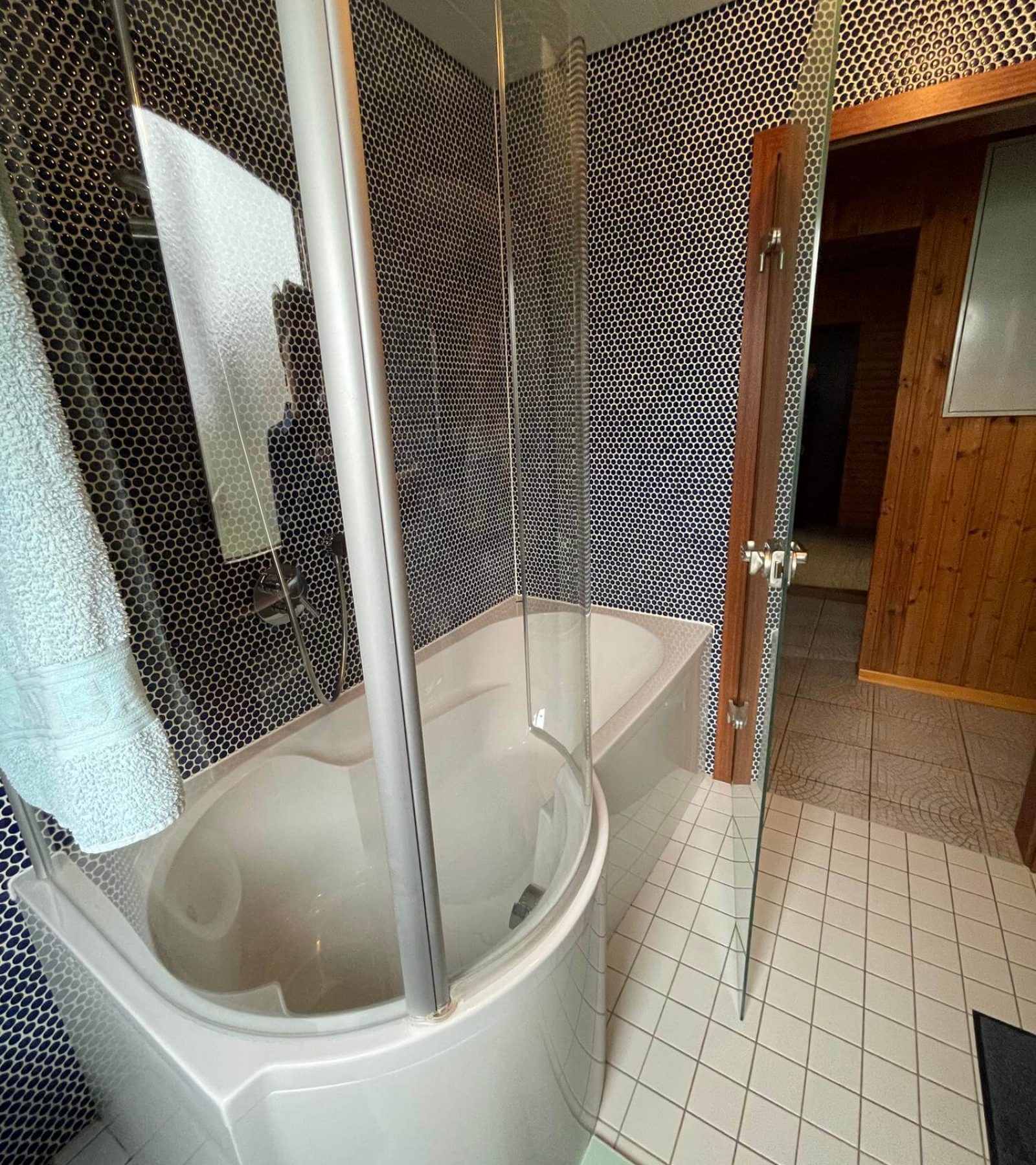 Teilbadsanierung mit einer neuen Dusche in Friedberg 4